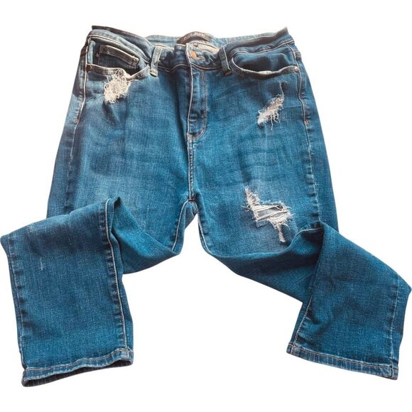 Judy Blue Capri Fit Distressed Ankle Skinny Jeans - Picture 9 of 16